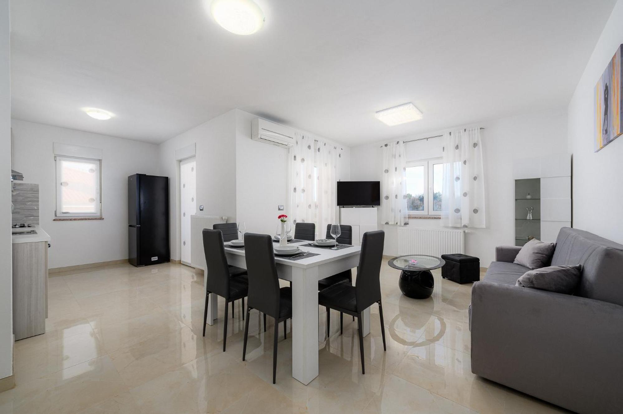 Stancija Amorozo 5 - Apartment N. 7 Poreč Extérieur photo