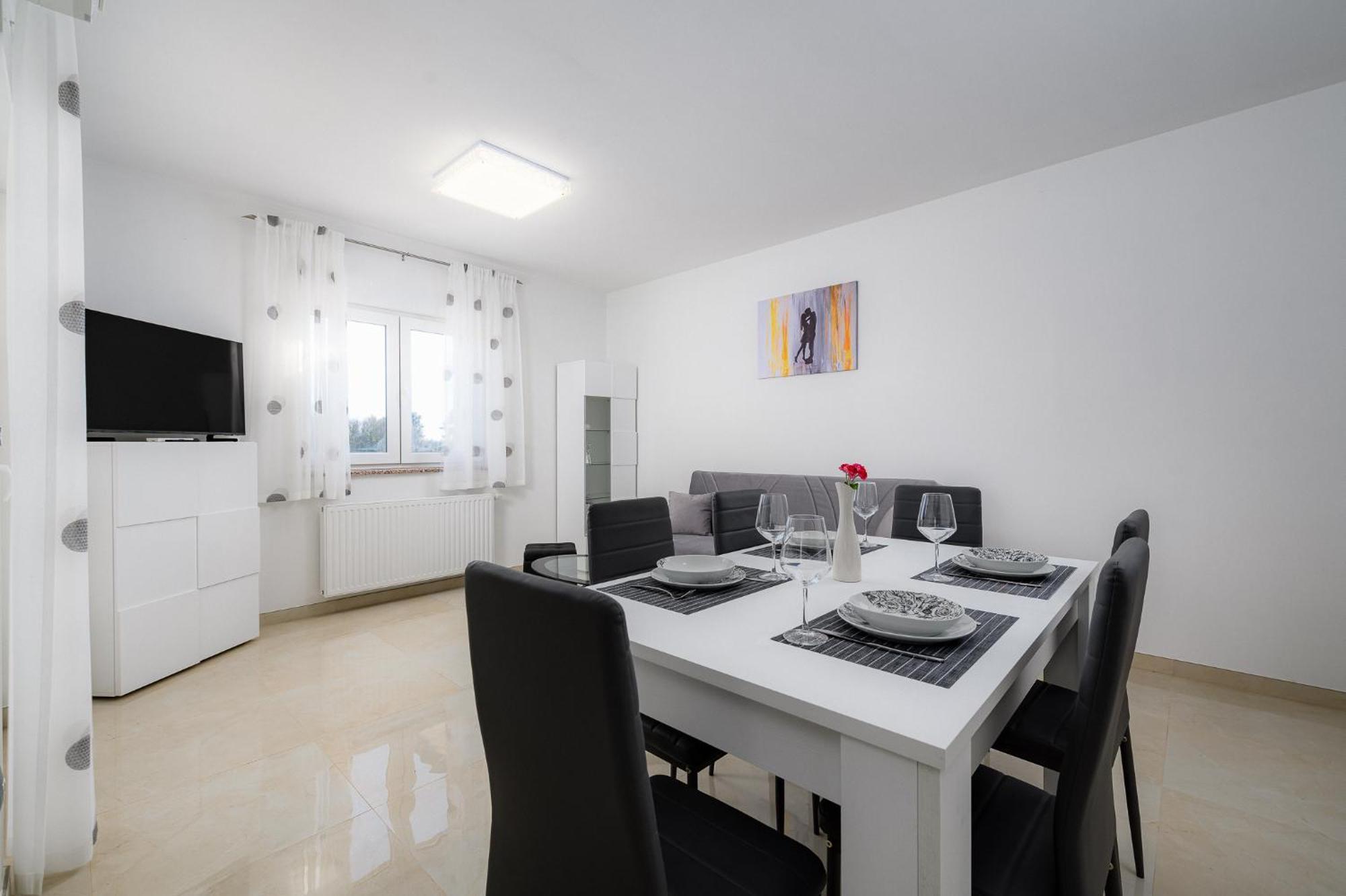 Stancija Amorozo 5 - Apartment N. 7 Poreč Extérieur photo