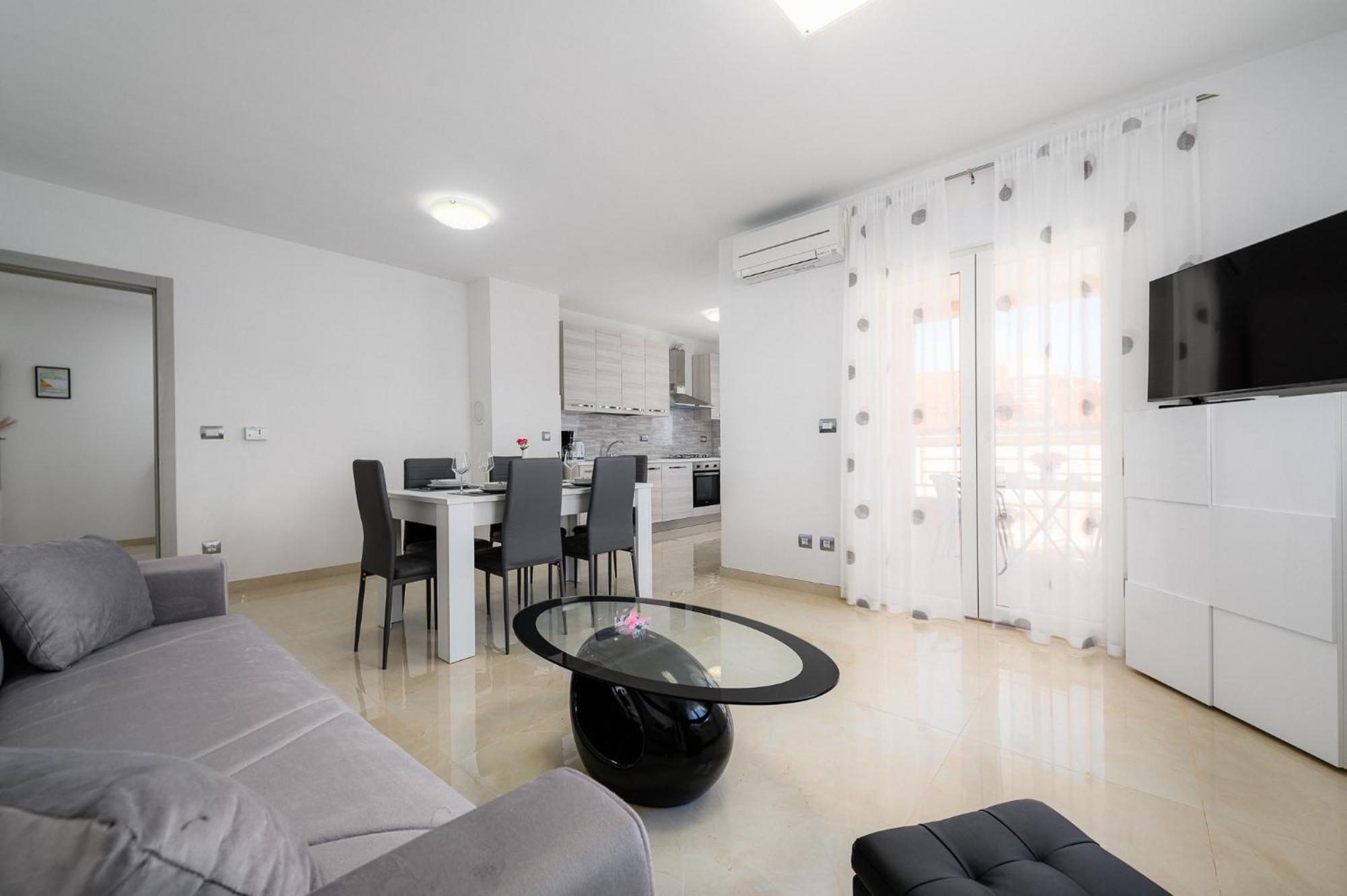 Stancija Amorozo 5 - Apartment N. 7 Poreč Extérieur photo