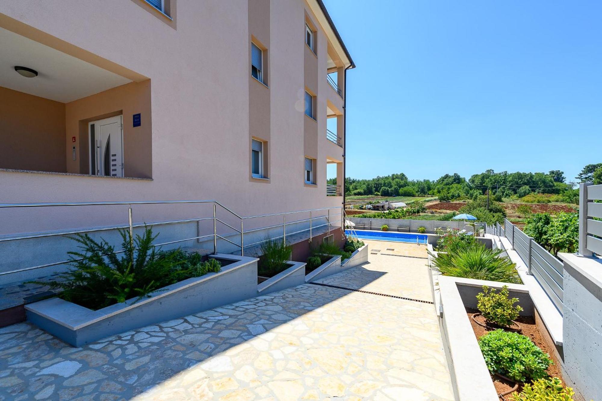 Stancija Amorozo 5 - Apartment N. 7 Poreč Extérieur photo