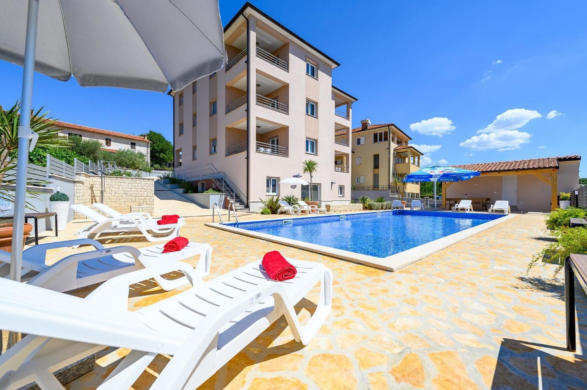 Stancija Amorozo 5 - Apartment N. 7 Poreč Extérieur photo